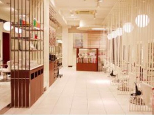 ヘアーアンドメイクアースネイル 市ヶ谷店(HAIR&MAKE EARTH Nail)(東京都千代田区九段北4-2-11第2星光ビル1F)