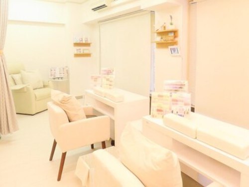 ネイルシシ(Nail SiSi)(東京都中央区銀座1-20-15前田山陽ビル2F)