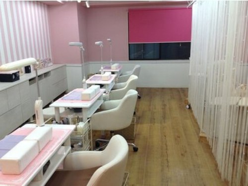 ジャスミンネイル(Jasmine Nail)(東京都新宿区歌舞伎町1-13-8ベル新宿第2ビル3F)