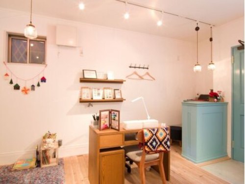 ネイルサロンアンドスクール コーズィー(Nail Salon & School Cosy)(東京都台東区浅草3-27-11松沢ビル1F)