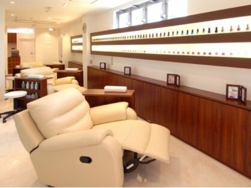 ネイルサロン エムズ(Nail Salon M's)(東京都目黒区自由が丘1-14-14原田ビル3F)