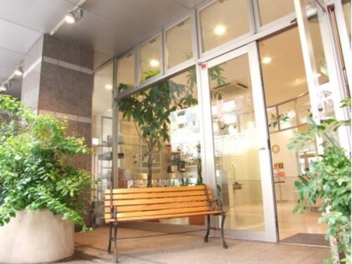 ネイルモア 三軒茶屋店 (NAIL moA)(東京都世田谷区太子堂2-14-6スペーシア三軒茶屋弐番館1F)