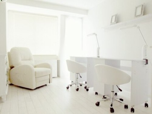 ラルム ネイル サロン(LARME NAIL SALON)(東京都渋谷区恵比寿南1-7-8ニューライフ恵比寿304)