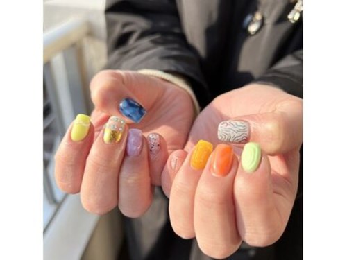 ミーネイルズ(me nails)(東京都渋谷区本町2-33-23F)