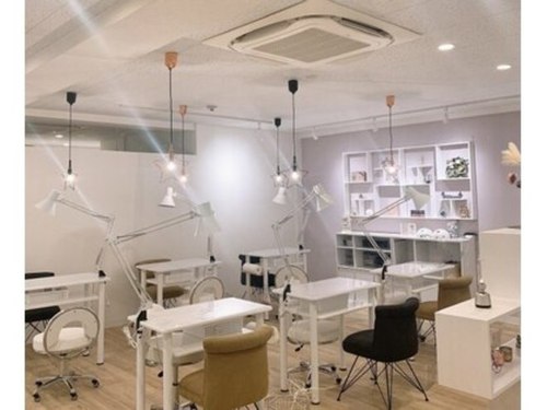 フレイヤ 新宿店(FREJA)(東京都渋谷区代々木2-15-9加瀬ビル3F)