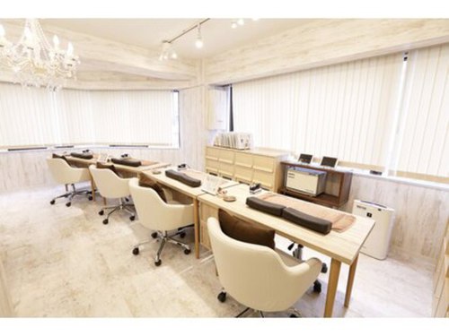 ネイルドゥプリエ 池袋店(nail Deux Prier)(東京都豊島区西池袋1-5-10藤田ビル4F)