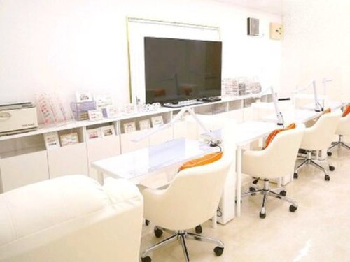 ラグジュアリーネイルズ アカバネ(Luxury Nails Akabane)(東京都北区赤羽2-9-1TKCビル5F)