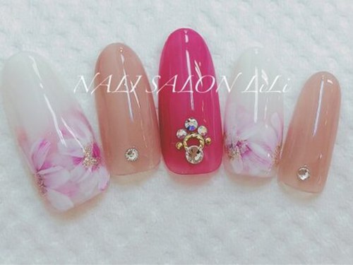 ネイルサロン リリ(NAIL SALON LiLi)(東京都板橋区徳丸2-3-11あしたばハイツ102)