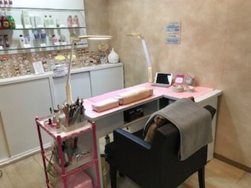 ファミーユ デ グラシュ ネイル(Famille des gracieux nail)(東京都八王子市みなみ野4-7-1)