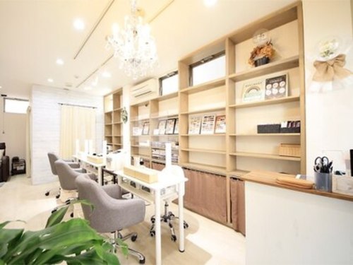 ネイルズアリー 立川店(Nails ally)(東京都立川市錦町2-2-28小野ビル1F)