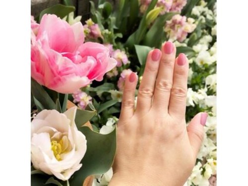 ネイルサロン エスカラーズ(Nail Salon Scolors)(東京都福生市福生887‐7富士見ビル1F)