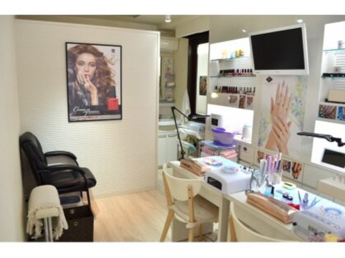ラドゥガ ネイルデザイン Raduga  Nail  Design(神奈川県横浜市中区不老町1-3-9関内駅前ビル1階)