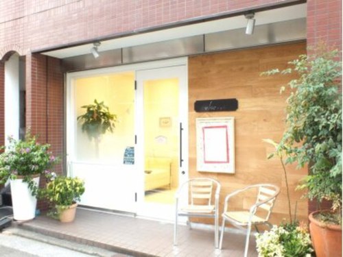 エリーゼアールゲート ネイルアンドアイラッシュ(elise r gate nail&eyelash)(神奈川県横浜市中区赤門町1-10)