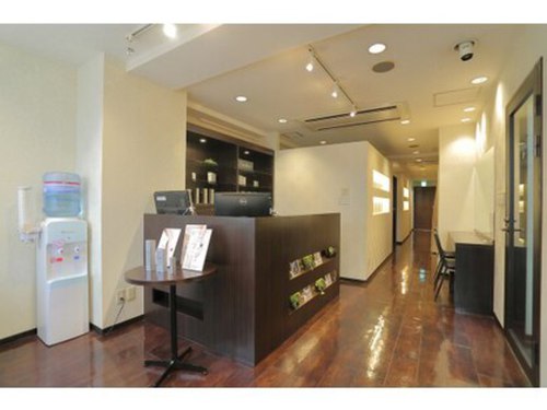 フットブルー横浜店(神奈川県横浜市西区岡野1-12-14横浜NYビル5F)