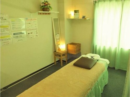 整体アンド足つぼサロンらくだ(神奈川県横浜市中区花咲町2-69-1小原ビル2階)