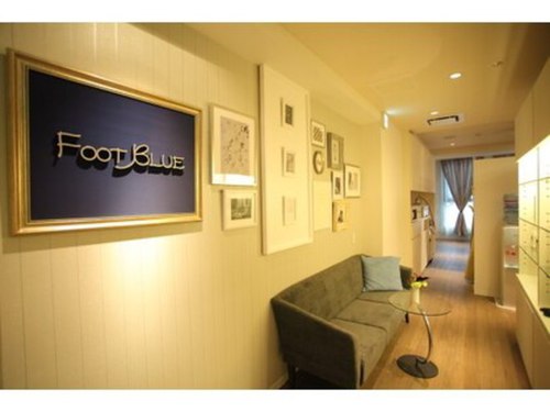 フットブルー横濱元町店(神奈川県横浜市中区元町2-90 アンフィニ元町ビル2F)