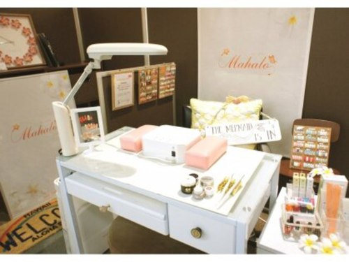 ネイルサロン マハロ 横浜四季の森フォレオ店(Nail Salon Mahalo)(神奈川県横浜市旭区上白根3-41-1 横浜四季の森フォレオ3F エスカレーター横)