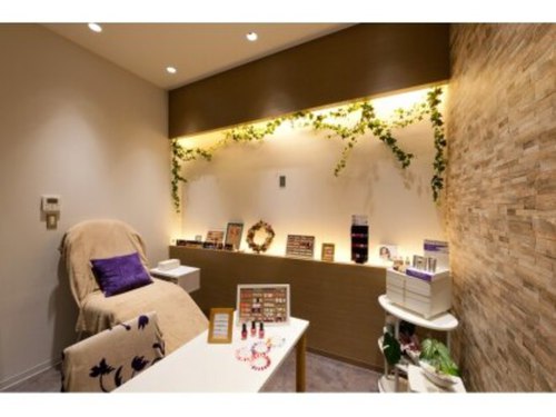 ビースリー ロア ヘアーアンドネイル(bx3 Roi Hair&Nail)(神奈川県横浜市神奈川区栄町6-1ヨコハマポートサイドロア参番館104)