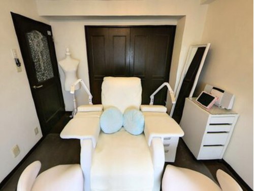 ネイルサロン リブール(Nailsalon Libur)(神奈川県横浜市都筑区桜並木20-32-2303号 ヒルズアスパイア)