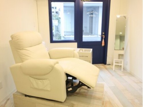 フュウ(NAIL SALON phew)(神奈川県鎌倉市小町2-12-27)
