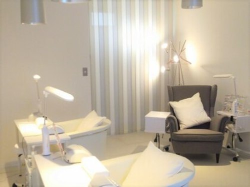 ネイルサロン ロウダ(Nail Salon LUODA)(神奈川県茅ヶ崎市浜竹2-8-1 クレスト辻堂1F B号室)