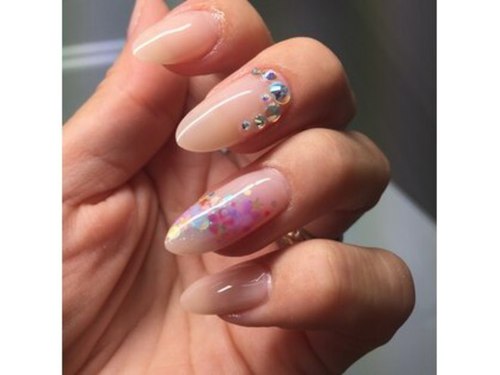 スピカ ネイルサロン アンド スクール(Spica nailsalon&school)(静岡県藤枝市駅前1-9-13 柴清ビル2F)
