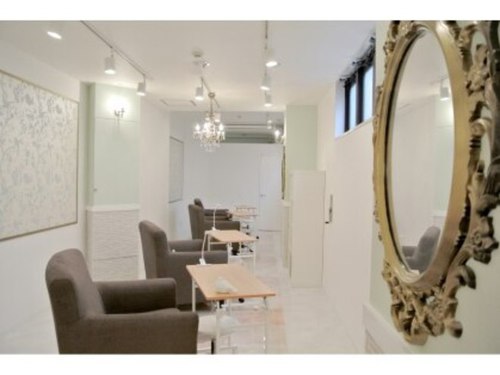 ネイルサロン エルフィン(Nail salon elfin)(愛知県名古屋市中区丸の内3-19-4 ロサンゼルスビル1F)