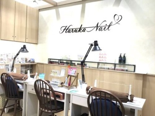 ベーシックネイル イオンモール熱田店(BASIC NAIL)(愛知県名古屋市熱田区六野1-2-11 イオンモール熱田 2階)