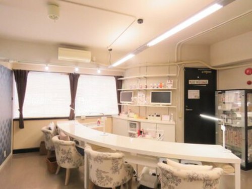 ネイルルーム紗々(愛知県名古屋市千種区池下1-4-2アクシスビル2F)