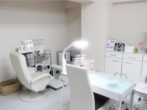 ジュディネイル Jeudi Nail(愛知県名古屋市東区泉1-10-26 赤堀ビル3F)