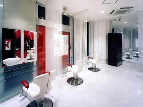 アース 新瑞橋店(HAIR & MAKE EARTH)(愛知県名古屋市瑞穂区瑞穂通8-17-2 ProceedARATAMABASHI 1F)
