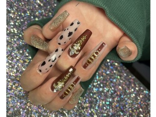 グラム ネイル スタジオ(GLAM NAIL STUDIO)(三重県四日市市三栄町3-14 カタオカビル302)