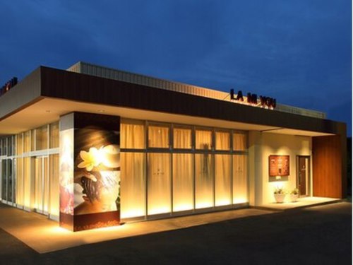 ラミューエステハウス伊勢店(三重県伊勢市楠部町156‐2 ザビッグ エクスプレス 神田久志本店 ショッピングセンター敷地内)
