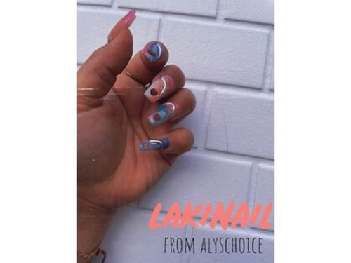 ラキネイル(Laki nail)(京都府京都市伏見区風呂屋町256-8 桃山サニーハイツ2F)