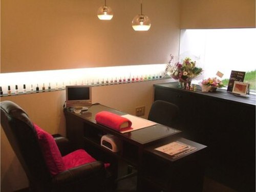アイカネイルズ(aika nails)(京都府京都市中京区西ノ京小倉町22-11)