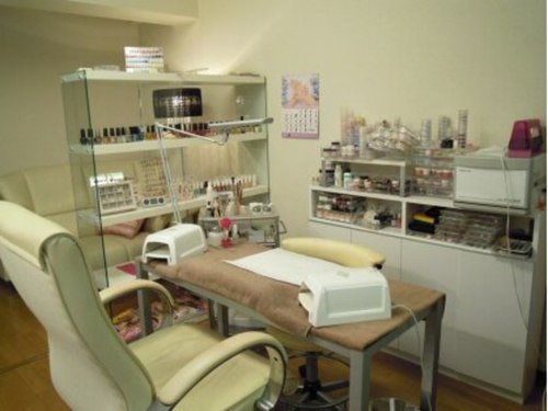 ネイル サロン アドゥシール(NAIL SALON Adoucir)(京都府京都市山科区竹鼻竹ノ街道町56 エクセレント山科707)
