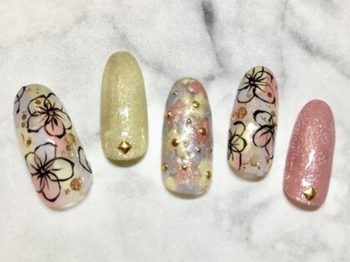 ネイルアンドデザイン ドーリス(Nail & design Dolis)(京都府京都市下京区寺町通綾小路下る中之町560番地 906号室)
