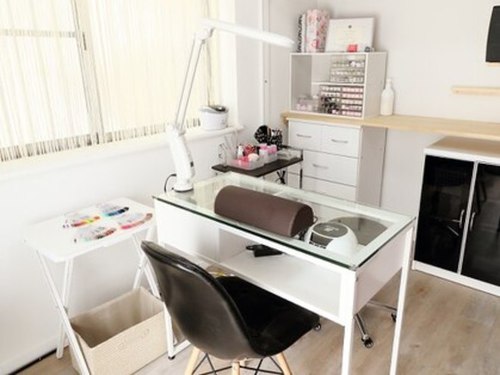 ネイル ドゥ ルチア(Nail de Lucia)(京都府木津川市吐師野間4-13)
