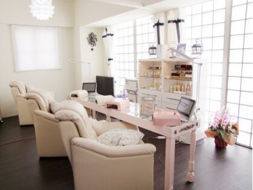 ネイルサロン ルラシュ(Nail Salon Relache)(大阪府大阪市西区土佐堀1-3-22-6F)