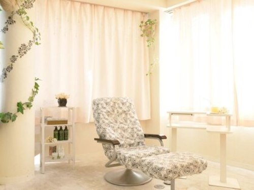 ルナ ネイル(LUNA NAIL)(大阪府大阪市北区堂山町18-1 大信東梅田ビル2F)