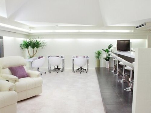 ネイルサロン ドレス(Nail Salon Dress)(大阪府大阪市中央区心斎橋筋1-2-2 Ca’doro4F)