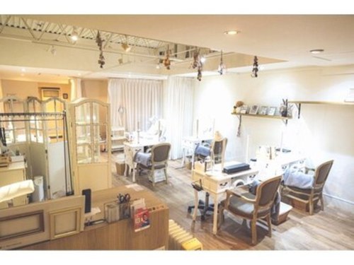 レオ バイ ラシュエット(Leo by La Chouette)(大阪府大阪市中央区南船場4-10-26 1F)