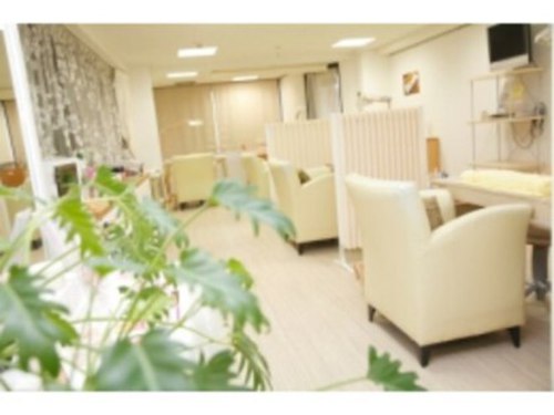 ネイルネイル 南森町店(nailnail)(大阪府大阪市北区天神橋2-5-15 ヴィヴァンテ南森町4F)