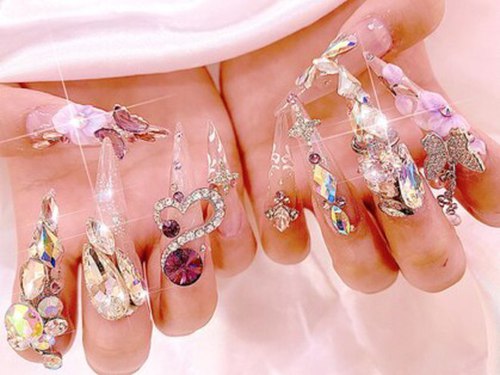 ネイルサロン ハナアオヤマ 梅田店(Nail Salon Hana Aoyama)(大阪府大阪市北区芝田2-2-13日生ビル東館205B)