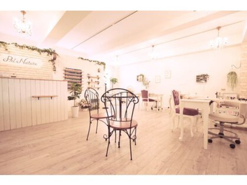 プリナチュール難波店(大阪府大阪市浪速区難波中1-18-11桂ビル2F)