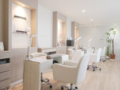 ネイルサロンアンドスクール ミュー(Nail Salon & school mieux)(大阪府大阪市中央区南船場3-12-3 心斎橋セントビル6F)