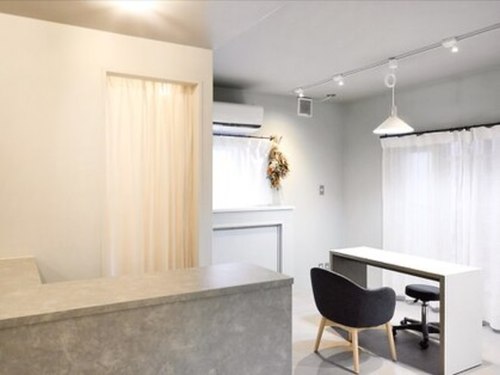 カラネイル 南森町店(calla nail)(大阪府大阪市北区天神橋2-2-25 谷口ビル202)