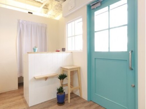 ヘアーアンドネイル トビラ(hair&nail To villa)(大阪府大阪市淀川区新北野3-13-23 ラシーヌ新北野)