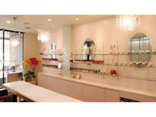 ミンツ 北浜店(Mint's)(大阪府大阪市中央区瓦町1-7-2 TTN堺筋本町ビル1F)