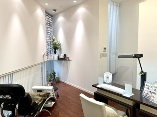 マリフィーク アイラッシュアンドネイル(MARIFIQUE EyeLash&Nail)(大阪府大阪市阿倍野区旭町2-1-2 あべのポンテ1F)